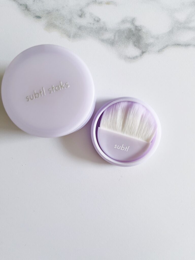 Subtl Beauty Built-in Brush